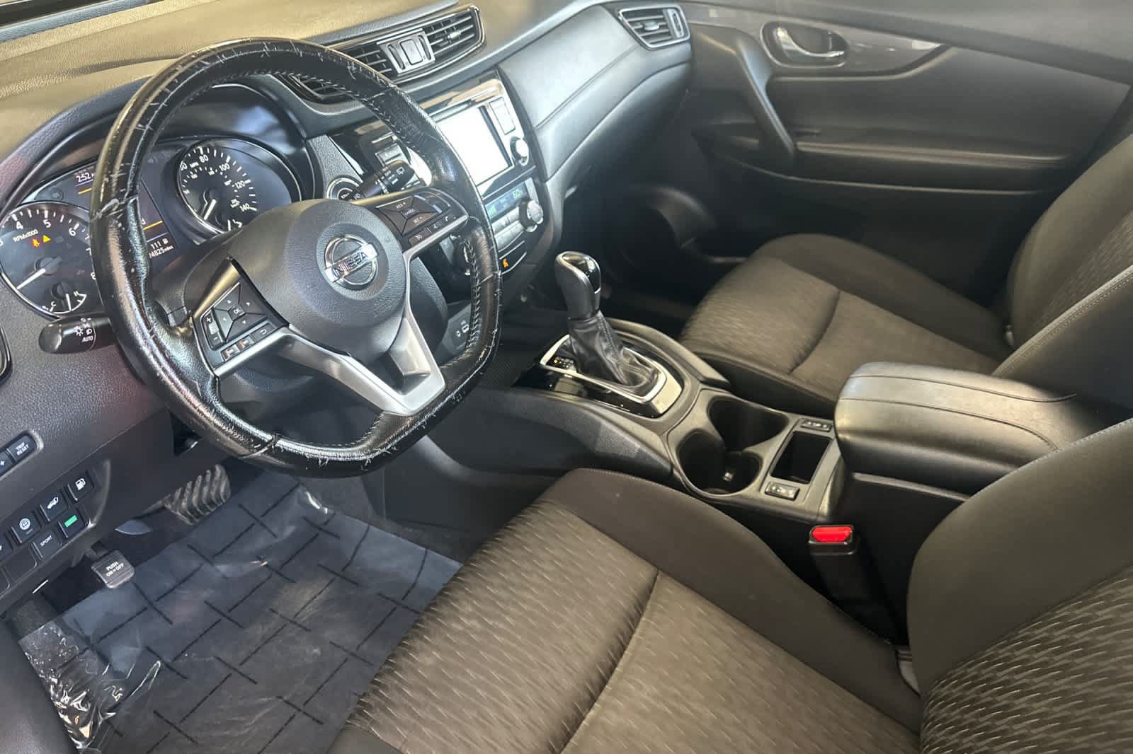 Used 2020 Nissan Rogue SV FWD image 11