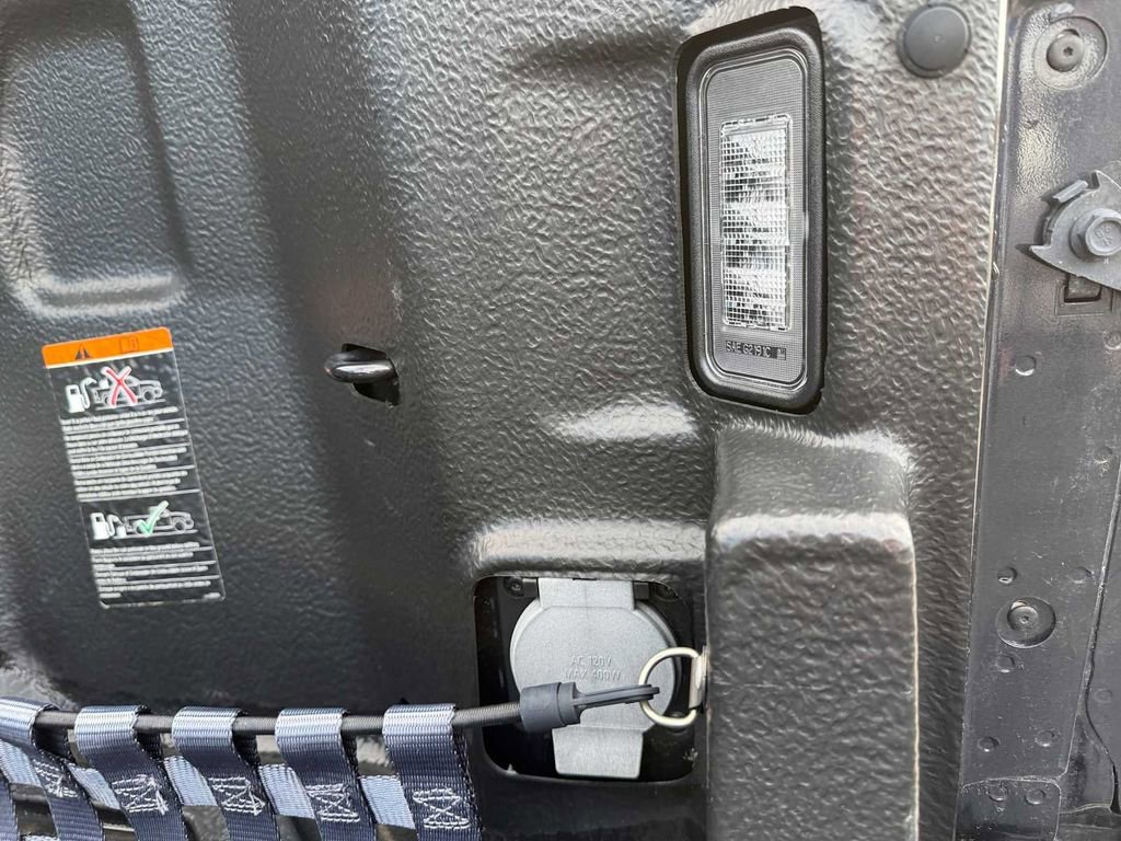 Used 2024 Chevrolet Silverado 1500 LT image 28