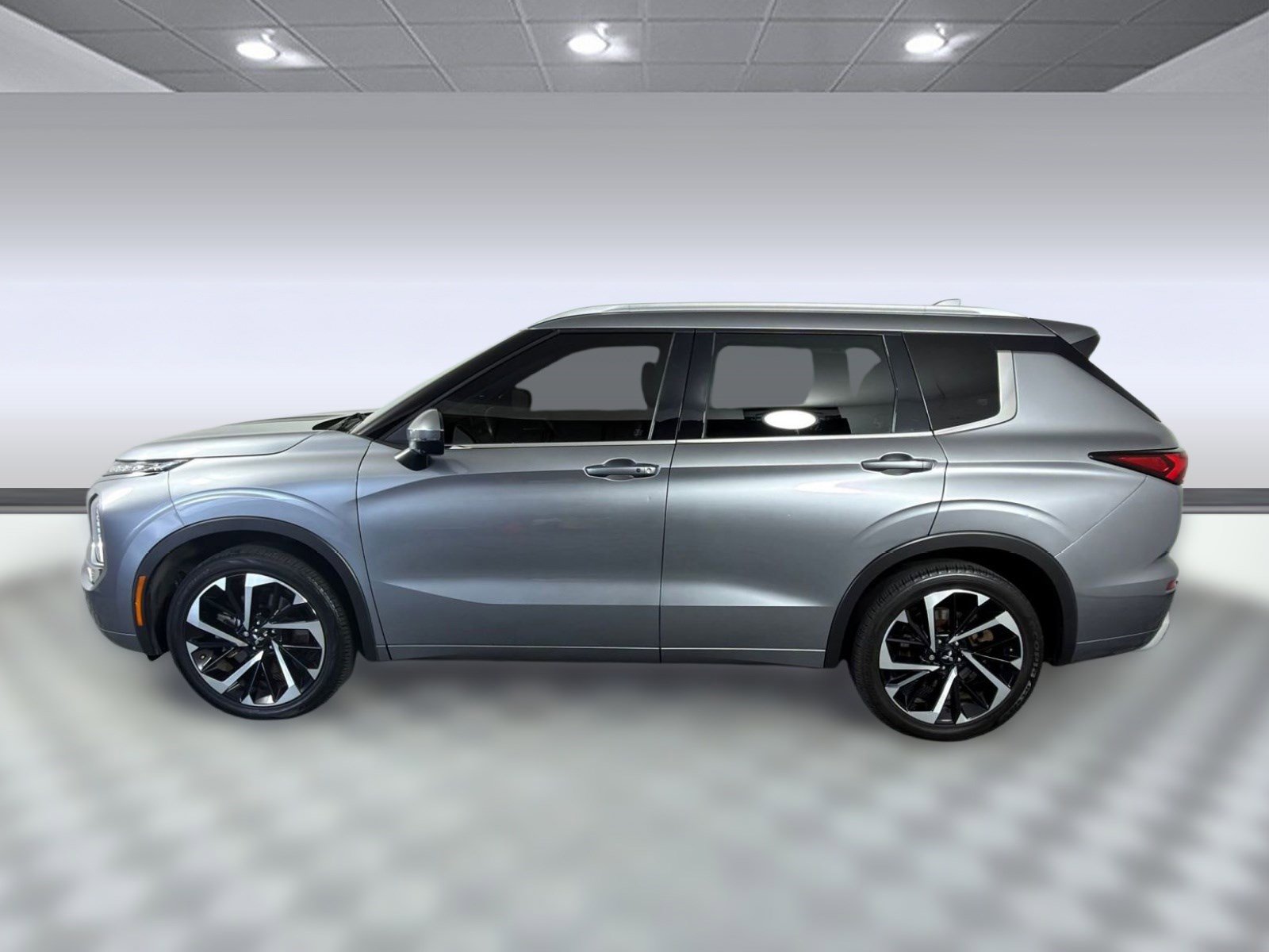 Used 2022 Mitsubishi Outlander SEL image 2