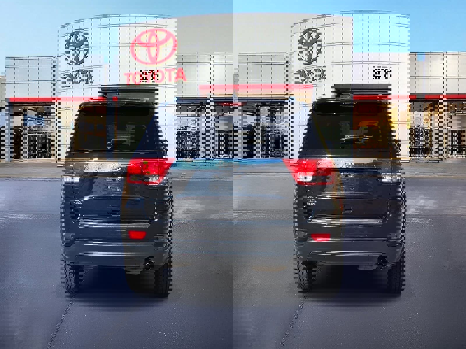 Used 2011 Jeep Grand Cherokee Laredo image 6