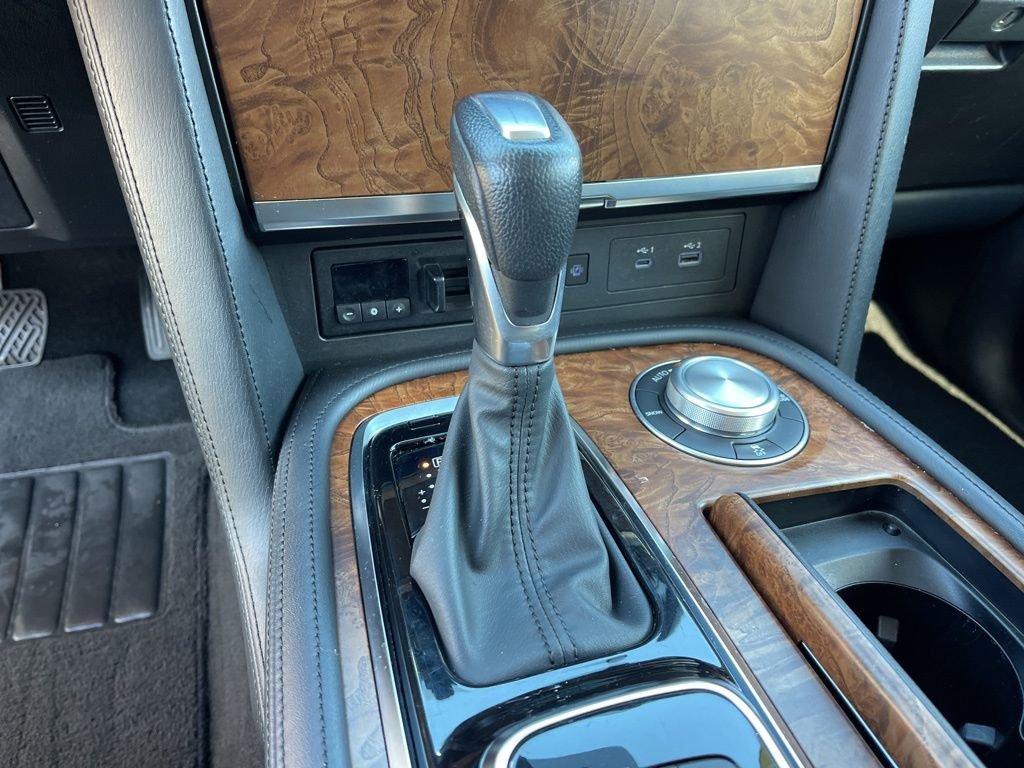 Used 2024 Nissan Armada SL image 16