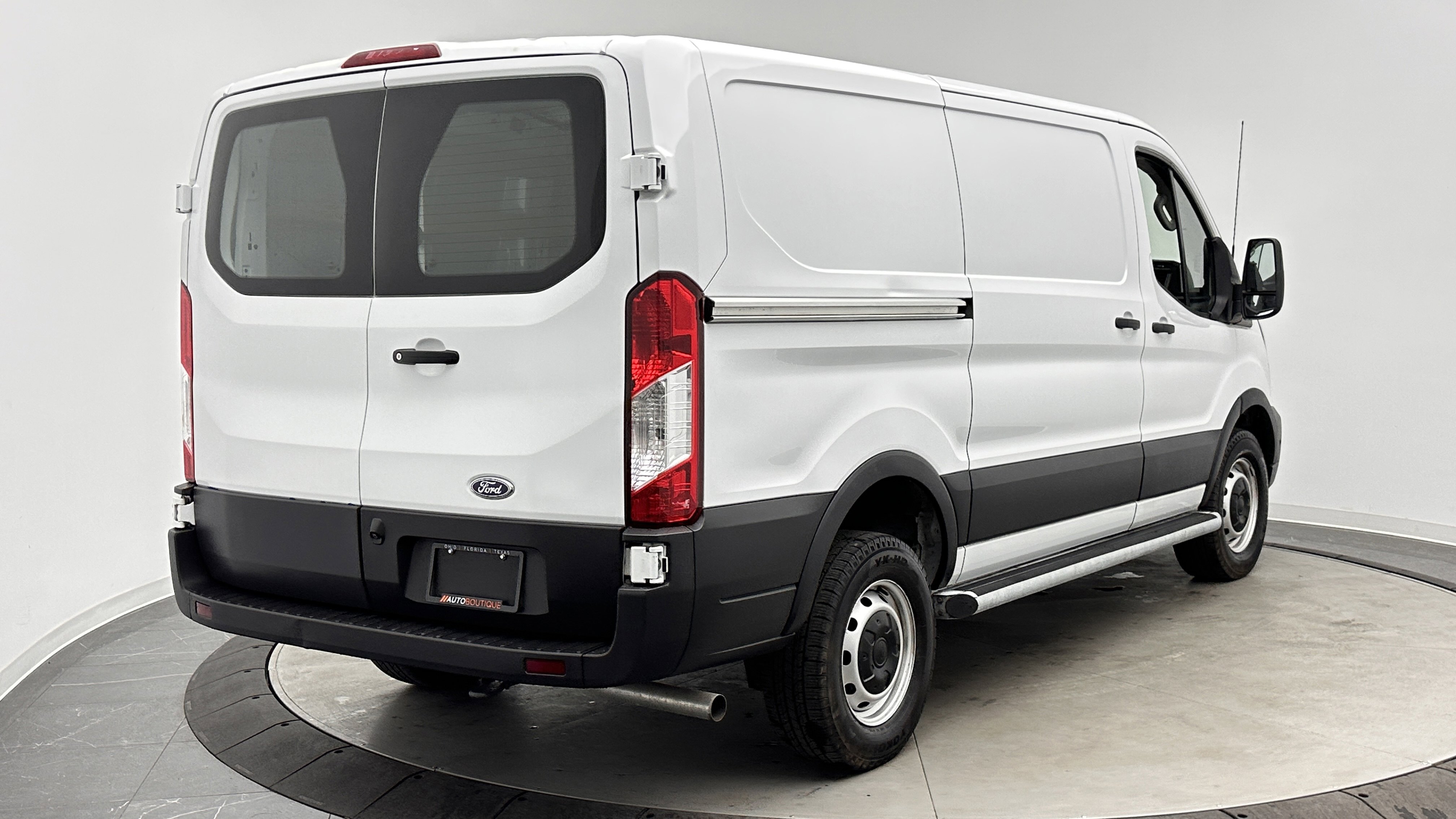 Used 2025 Ford Transit 250 Low Roof w/ Exterior Upgrade Package RWD image 7