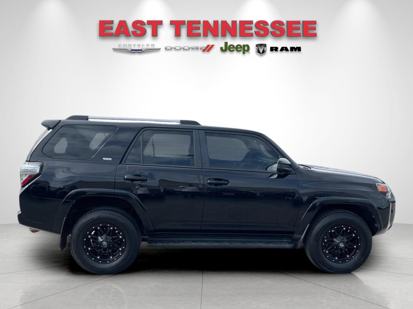 Used 2019 Toyota 4Runner SR5 AWD/4WD image 2