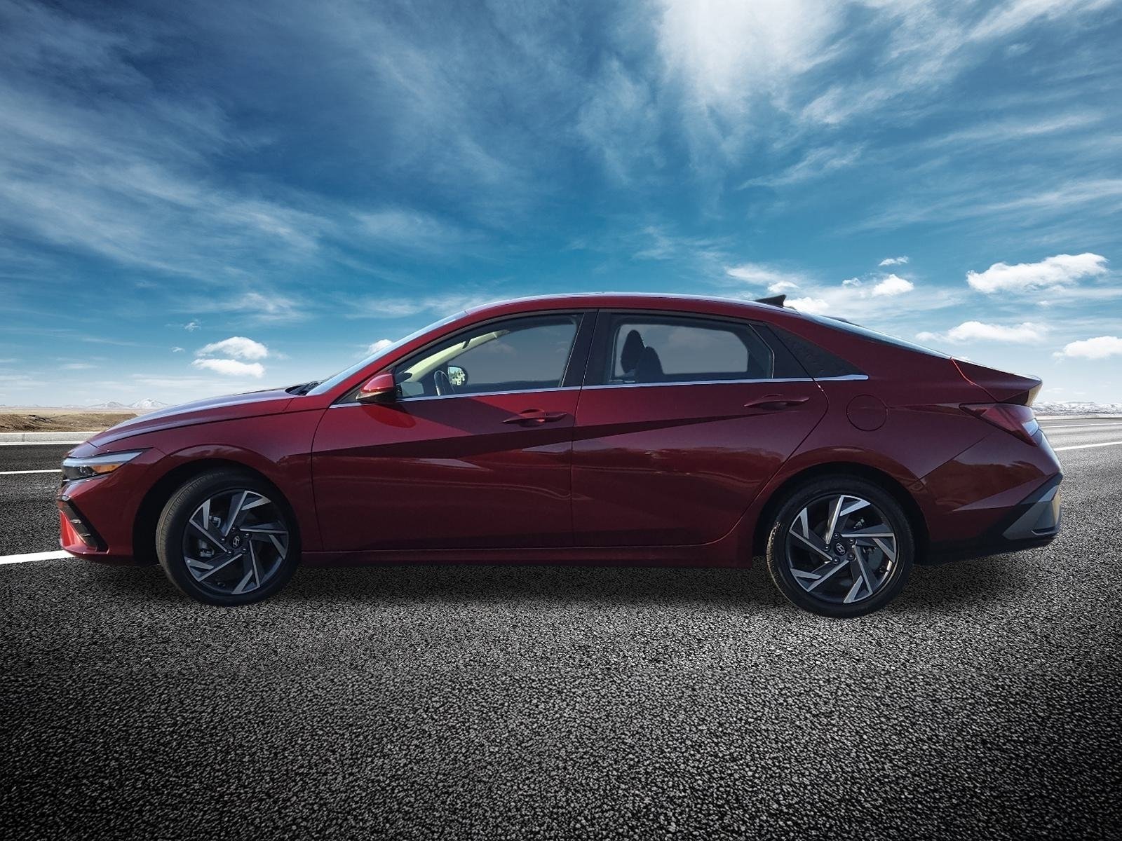 Used 2025 Hyundai Elantra SEL image 17