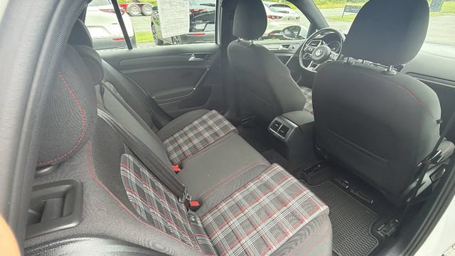 Used 2018 Volkswagen Golf 4-Door FWD image 18