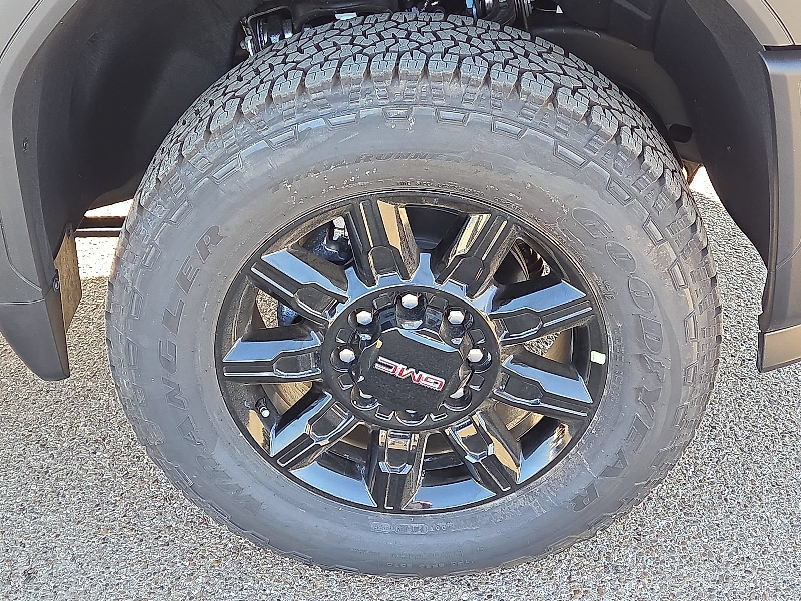 New 2026 GMC Sierra 2500 AT4 w/ AT4 Premium Plus Package AWD/4WD image 7