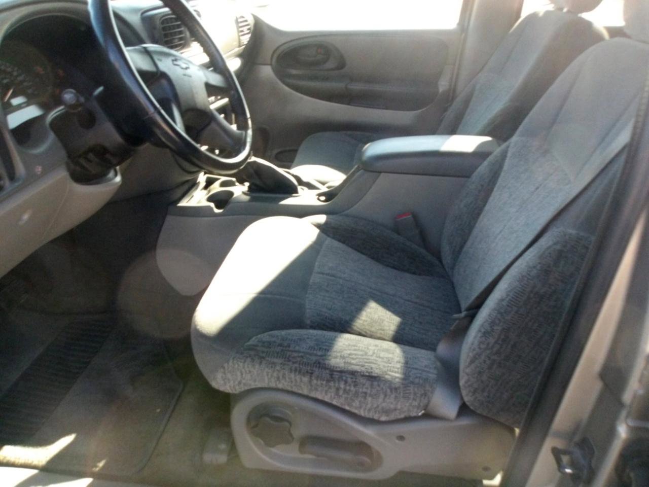 Used 2002 Chevrolet TrailBlazer LS w/ Preferred Equipment Group image 19