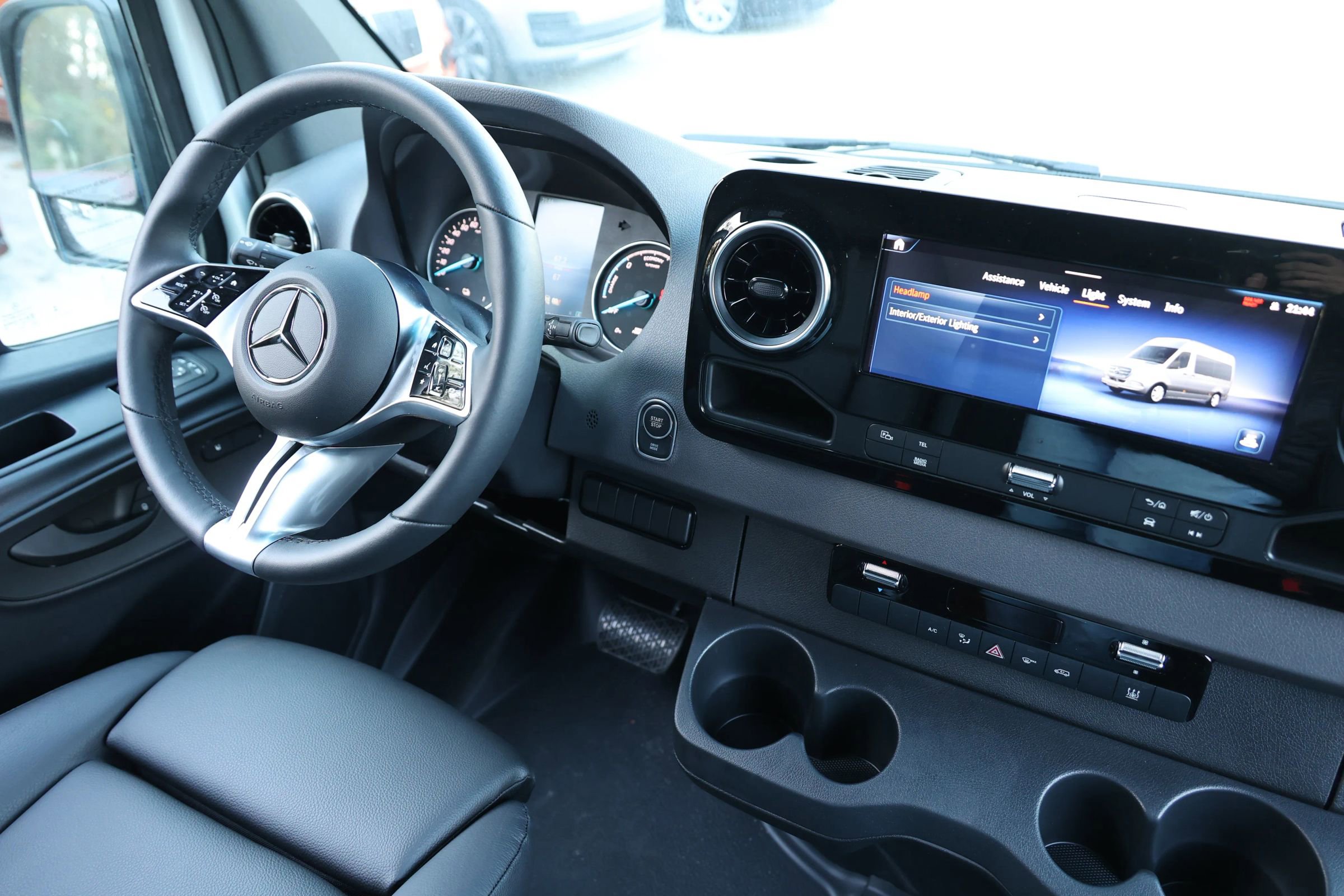 Used 2024 Mercedes-Benz eSprinter 170 Cargo image 34