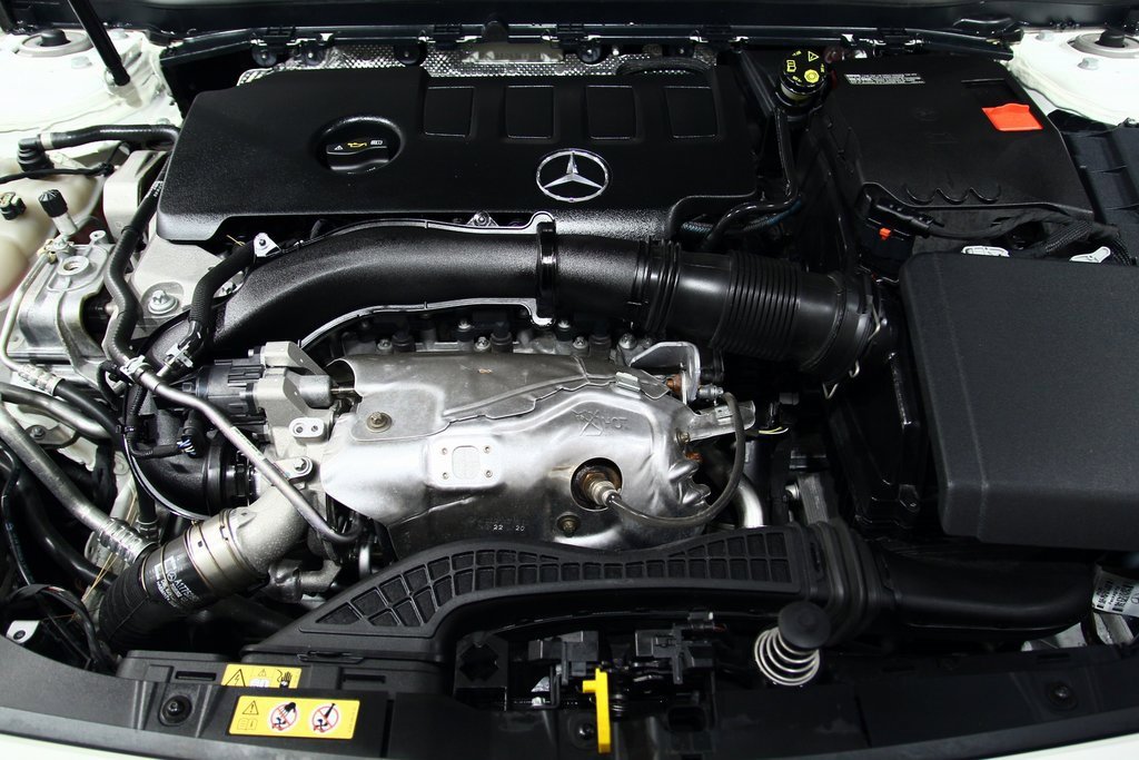 Used 2023 Mercedes-Benz CLA 250 4MATIC image 30