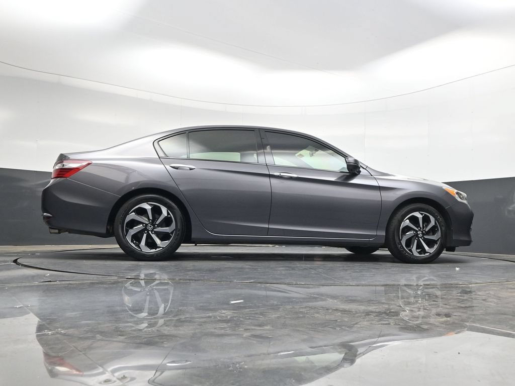 Used 2017 Honda Accord EX image 37