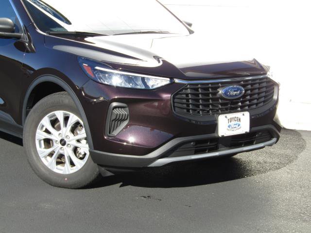 Used 2023 Ford Escape Active w/ Tech Pack #1 AWD/4WD image 4