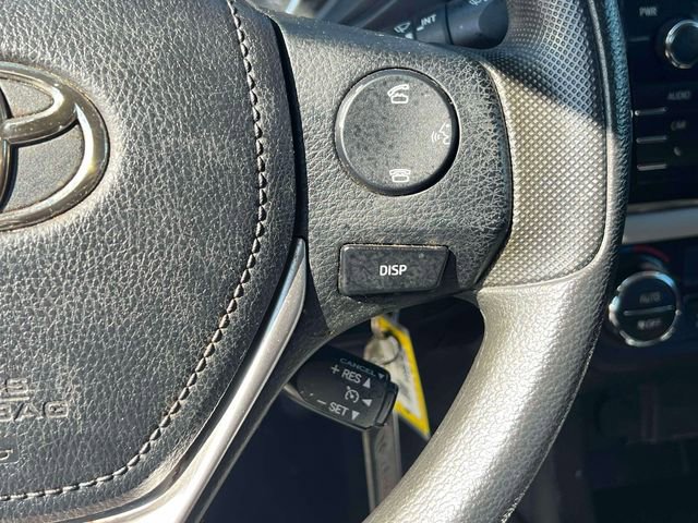 Used 2015 Toyota Corolla LE image 25