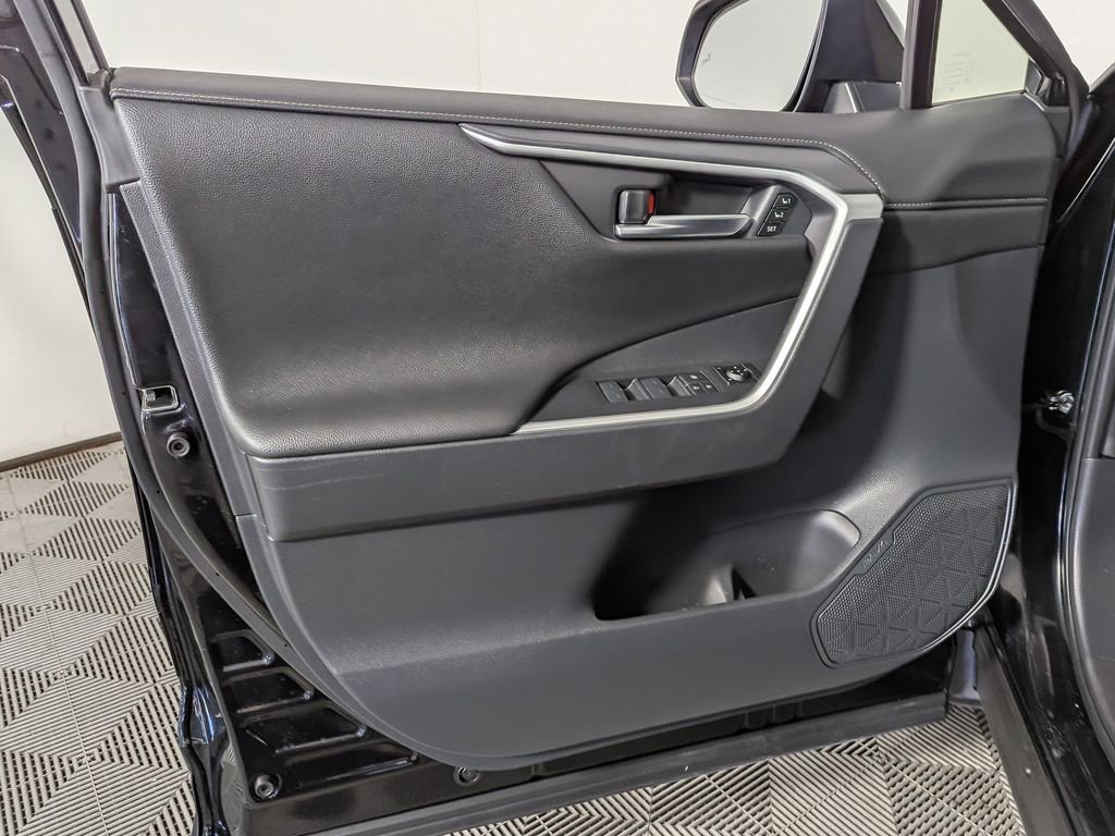 Used 2024 Toyota RAV4 Limited w/ Advanced Technology Package image 16