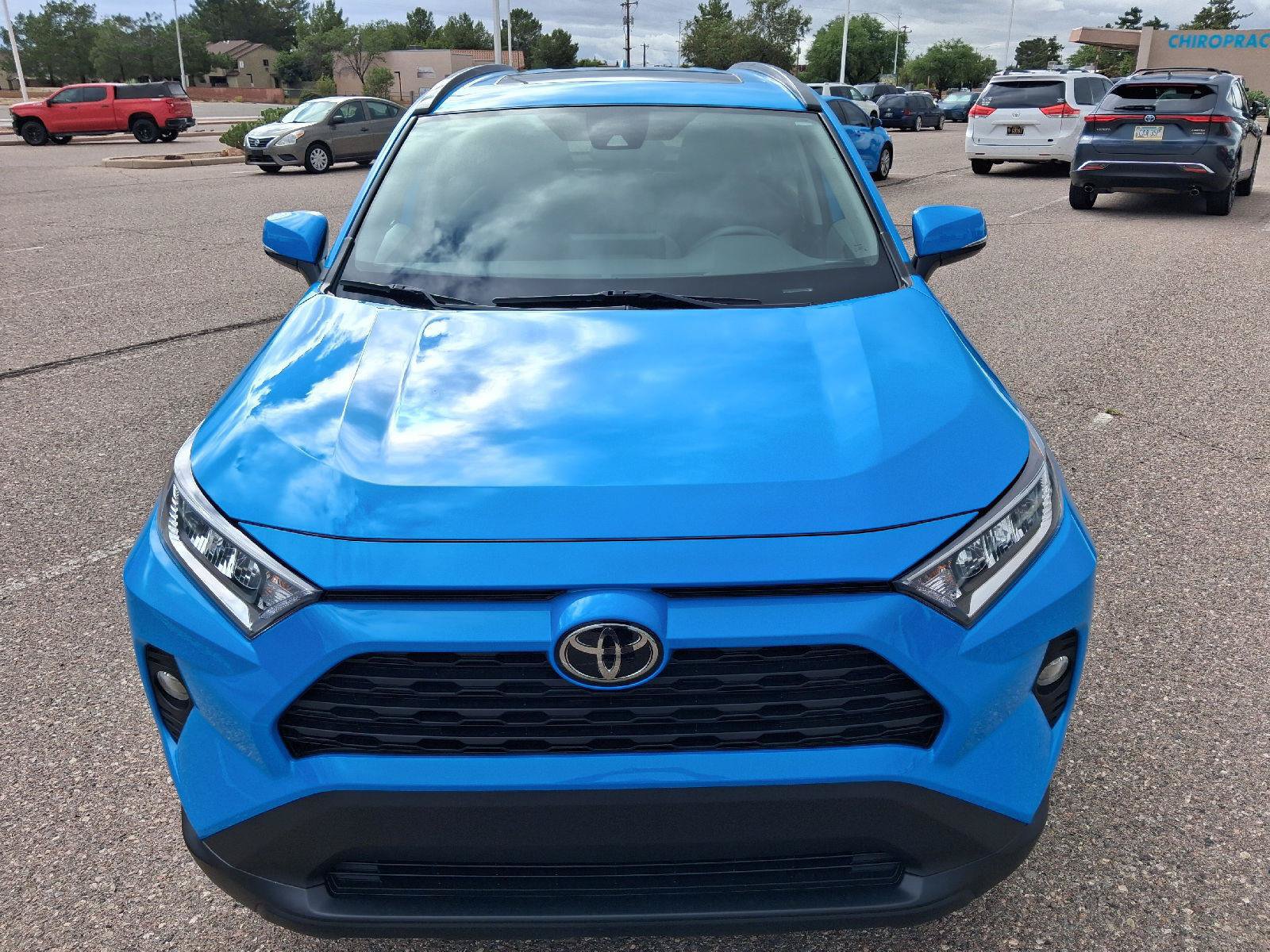 Used 2020 Toyota RAV4 XLE w/ Convenience Package FWD image 8
