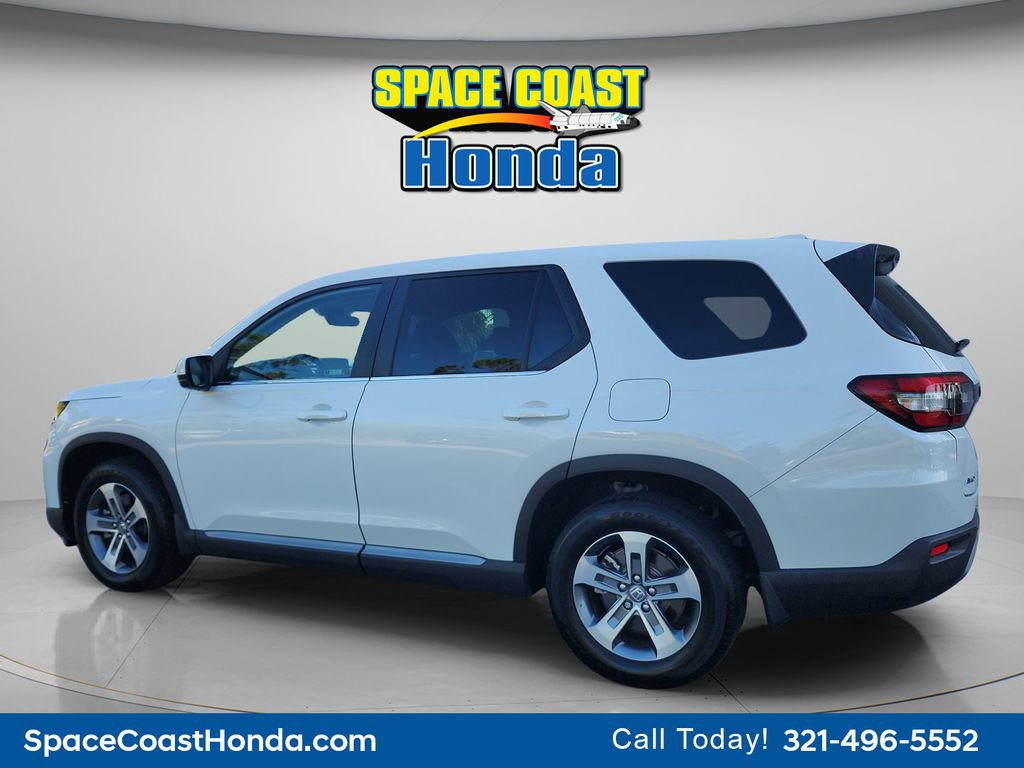 Used 2025 Honda Pilot EX-L image 11