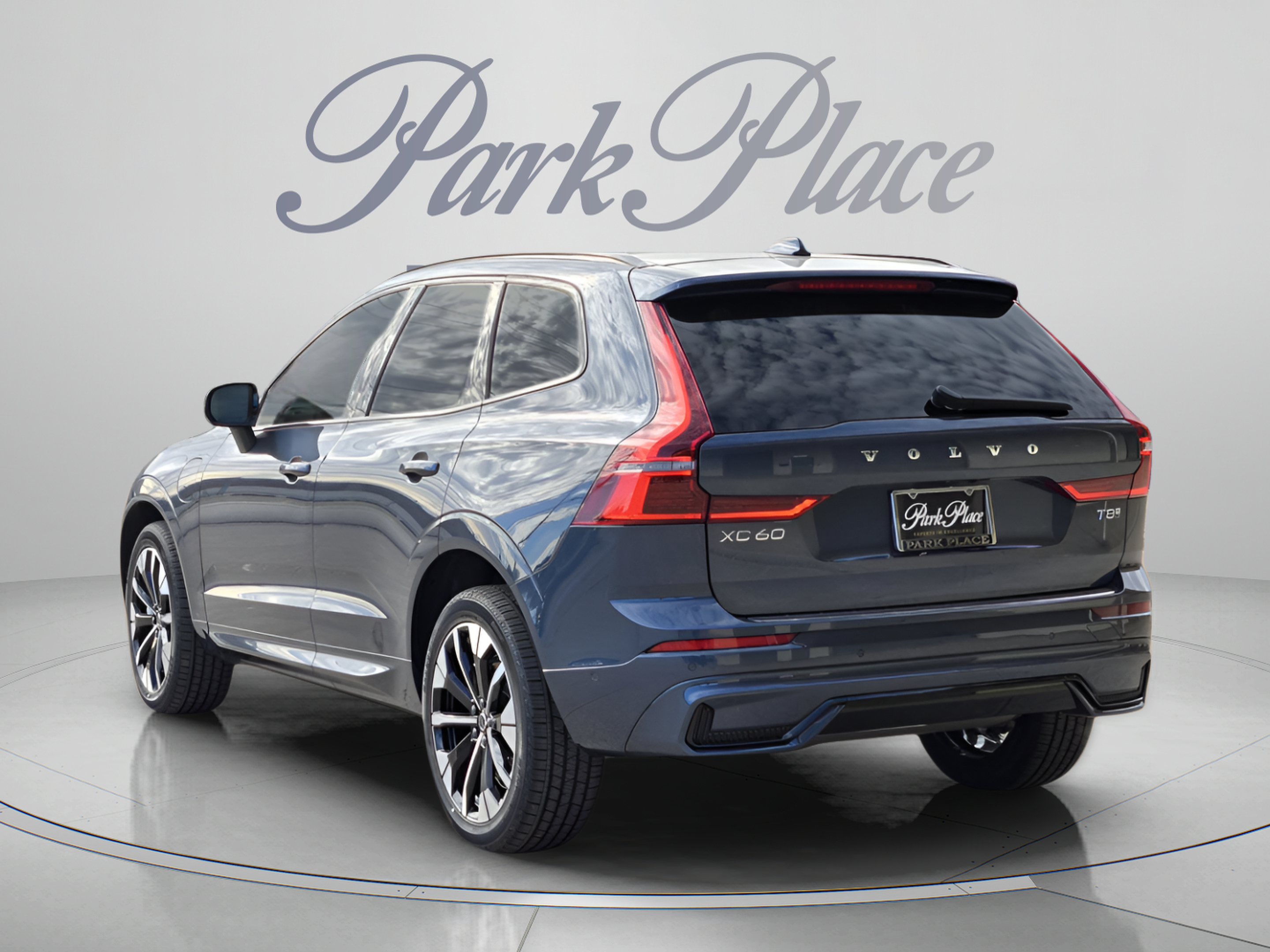 Used 2026 Volvo XC60 T8 Plus w/ Protection Package Premier AWD/4WD image 3