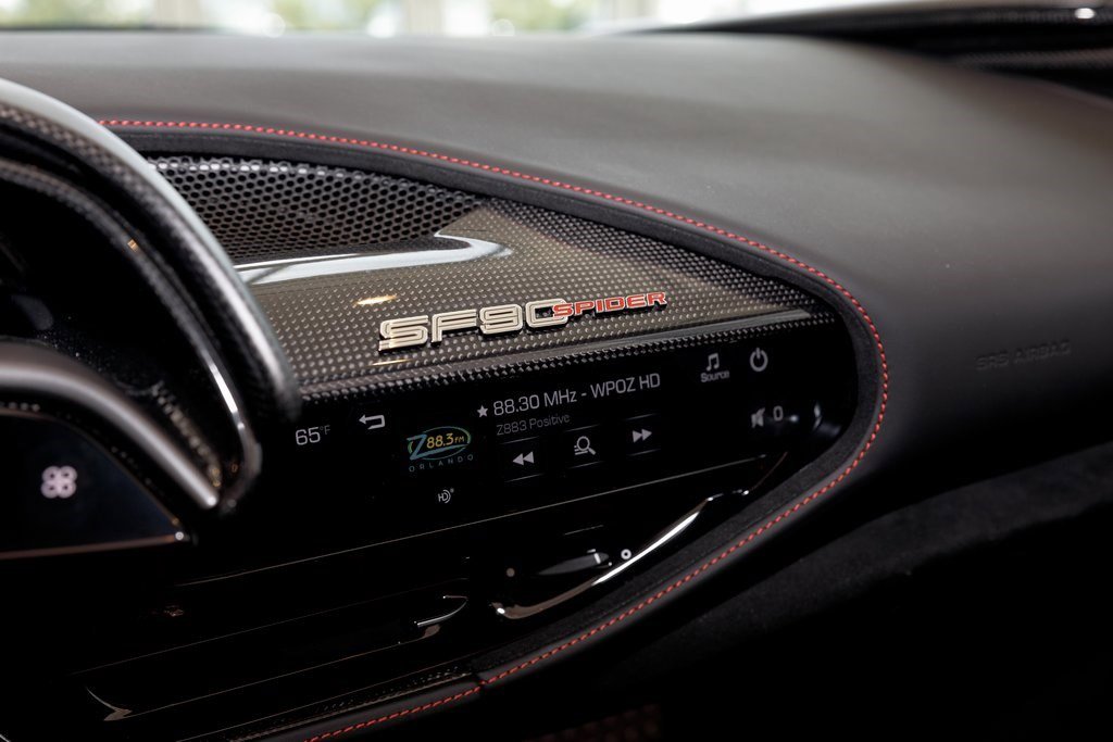Used 2022 Ferrari SF90 Spider image 20