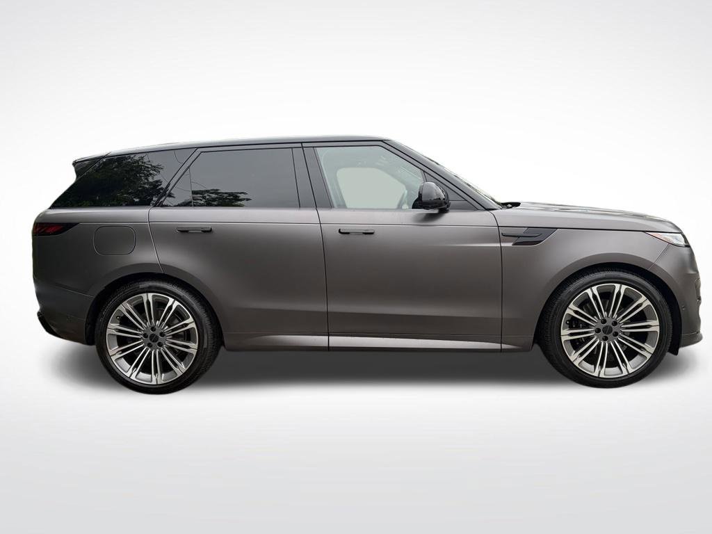 Used 2026 Land Rover Range Rover Sport Dynamic SE AWD/4WD image 4