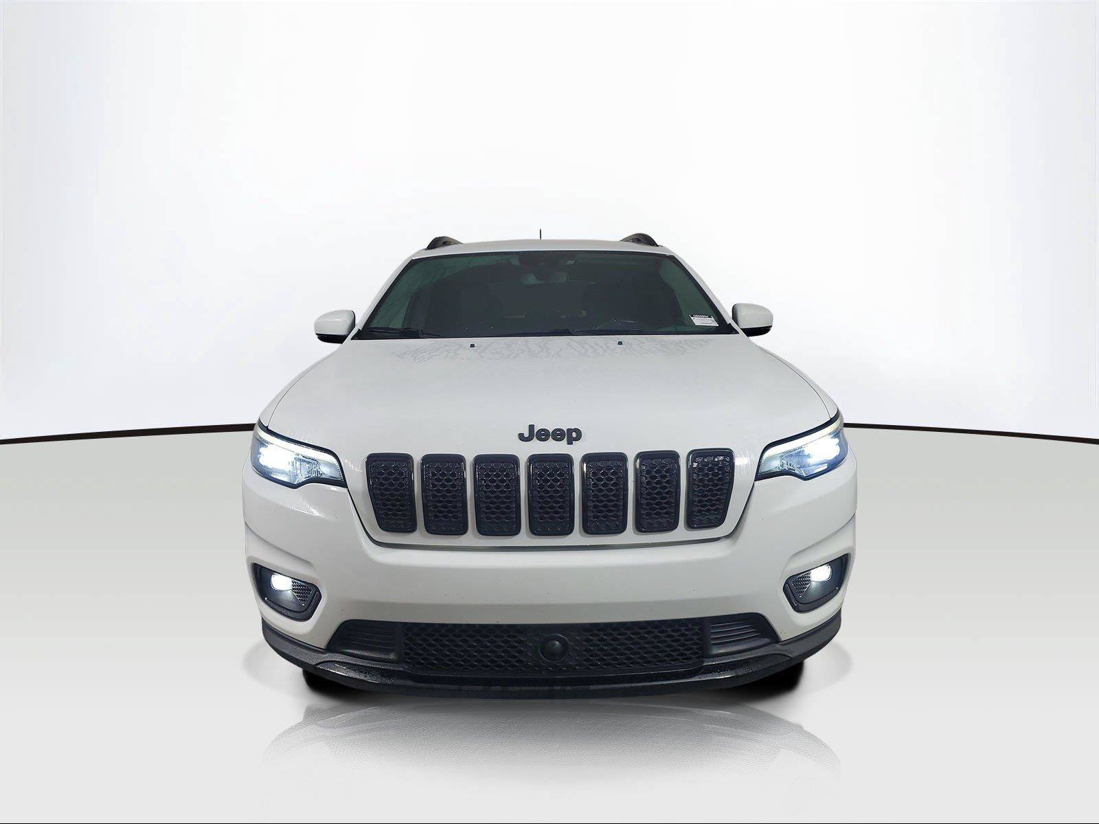 Used 2021 Jeep Cherokee Latitude Plus AWD/4WD image 2