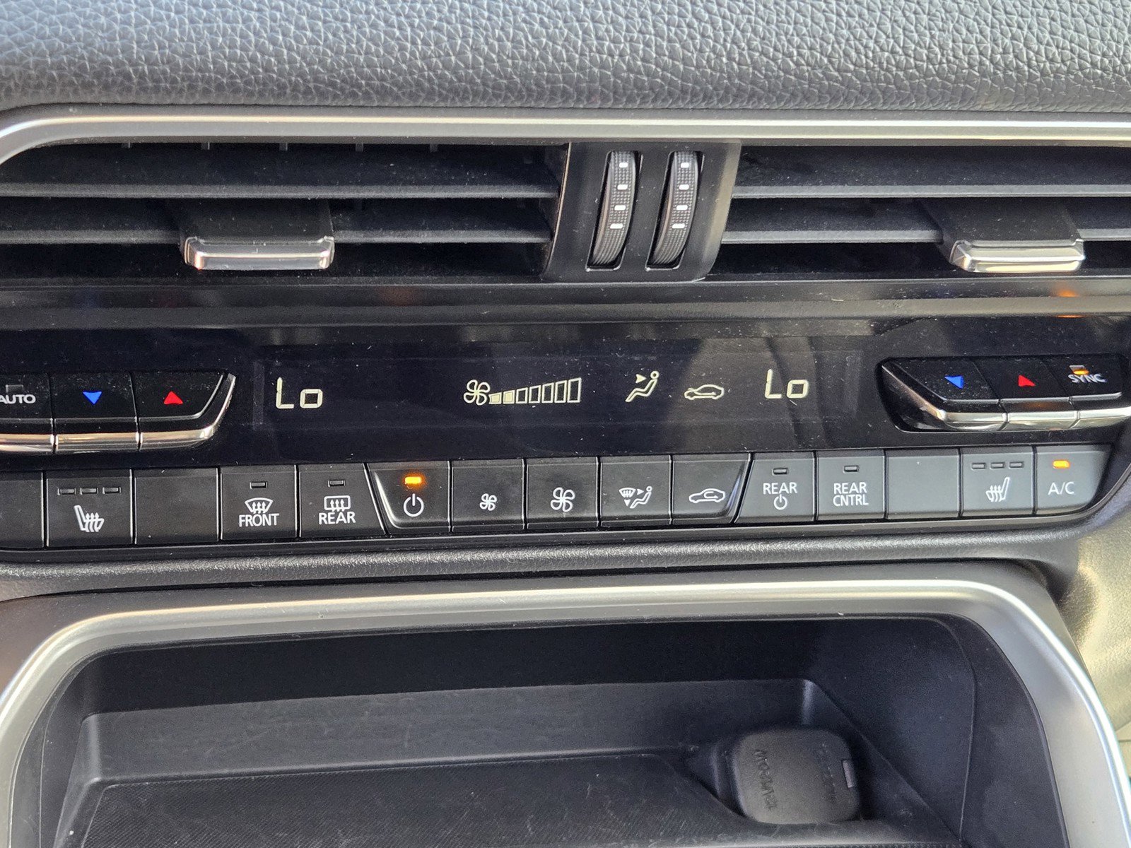 Used 2024 MAZDA CX-90 Plug-In Hybrid w/ Preferred AWD/4WD image 18