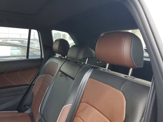 Certified 2024 Volkswagen Tiguan SEL R-Line AWD/4WD image 9