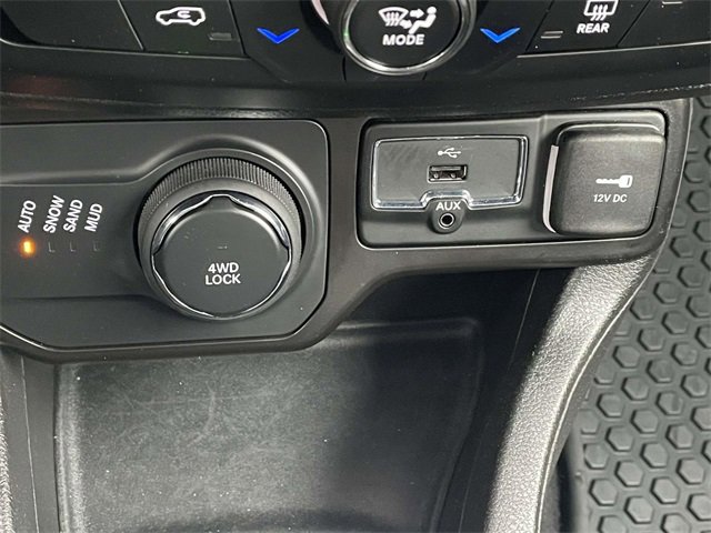 Used 2020 Jeep Renegade Latitude w/ Cold Weather Group image 29