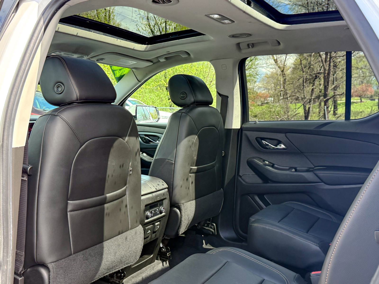 Used 2020 Chevrolet Traverse Premier AWD/4WD image 21
