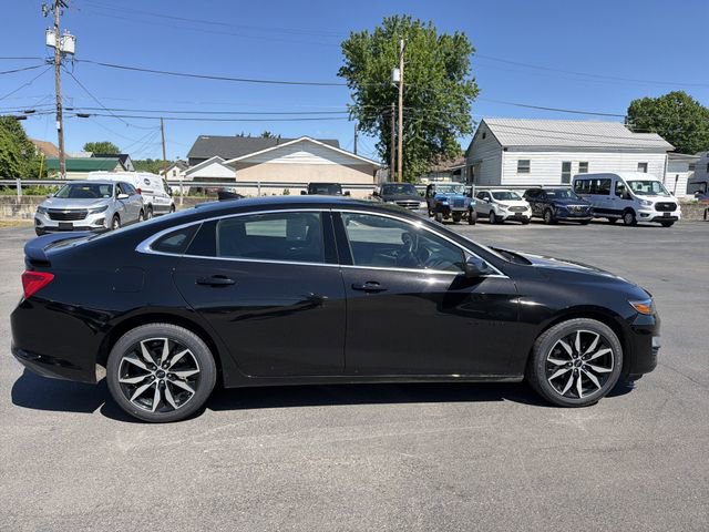 Used 2025 Chevrolet Malibu RS w/ LPO, Floor Liner Package FWD image 3