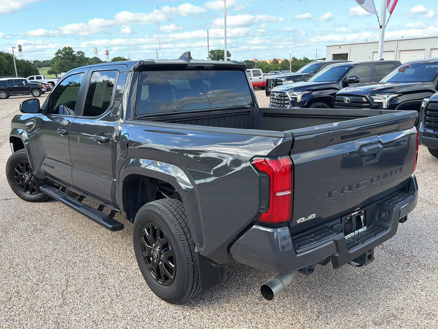 Used 2024 Toyota Tacoma SR5 AWD/4WD image 5