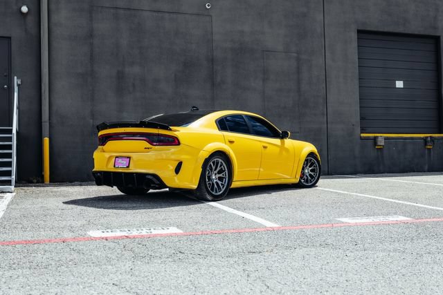 Used 2018 Dodge Charger SRT w/ Technology Group RWD image 21