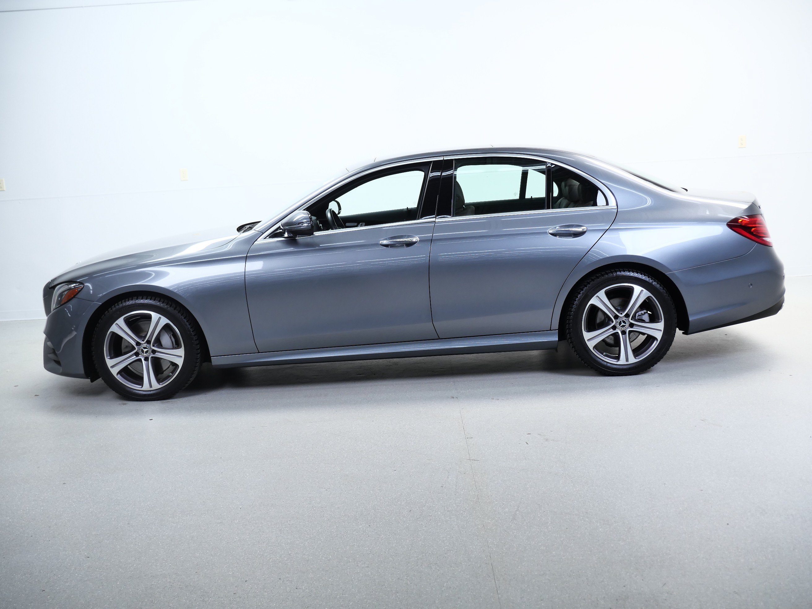 Used 2020 Mercedes-Benz E 350 4MATIC Sedan image 10
