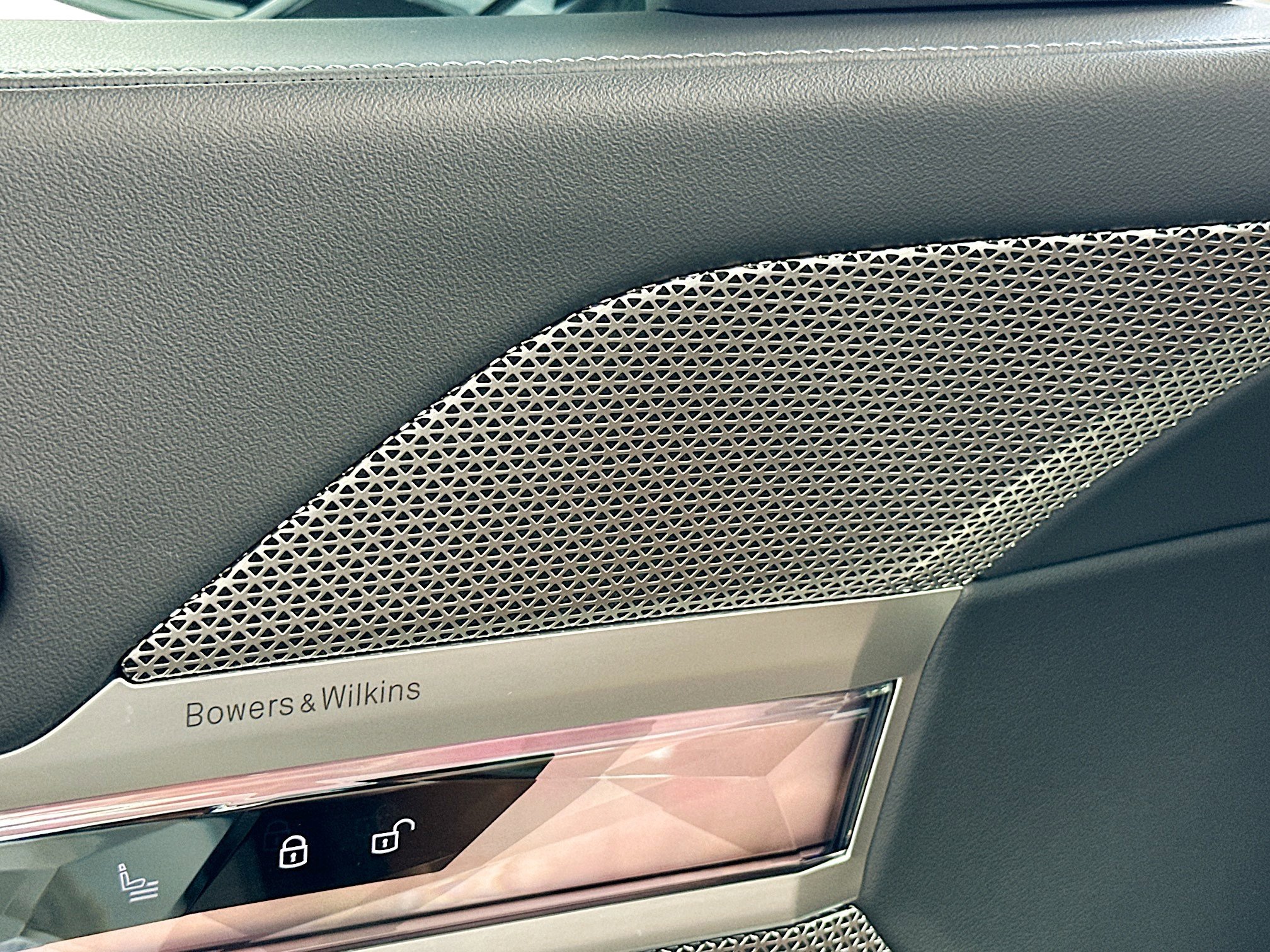 Certified 2023 BMW 740i w/ Parking Assistance Package image 19