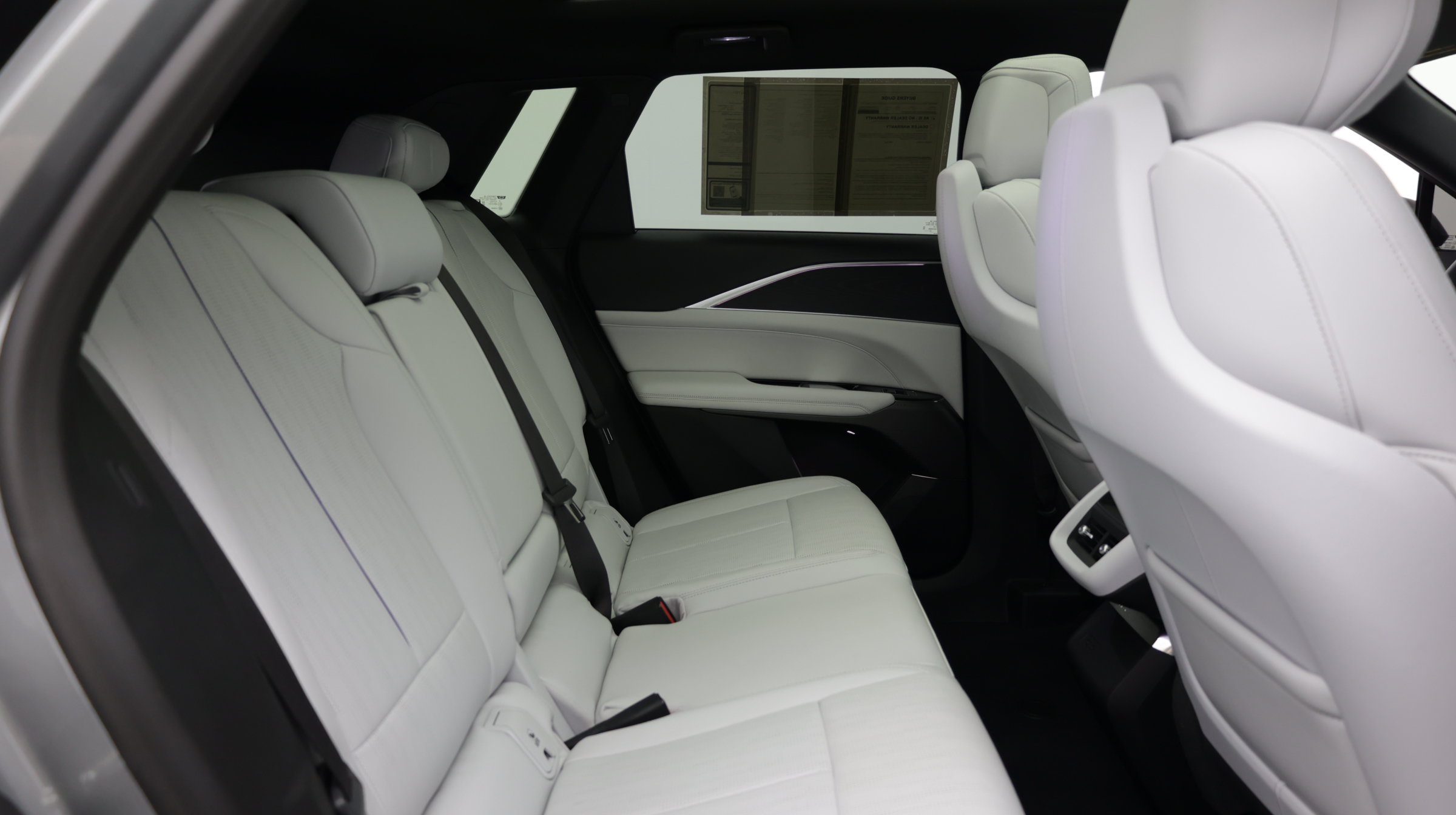 Used 2024 Cadillac Lyriq Luxury RWD image 39