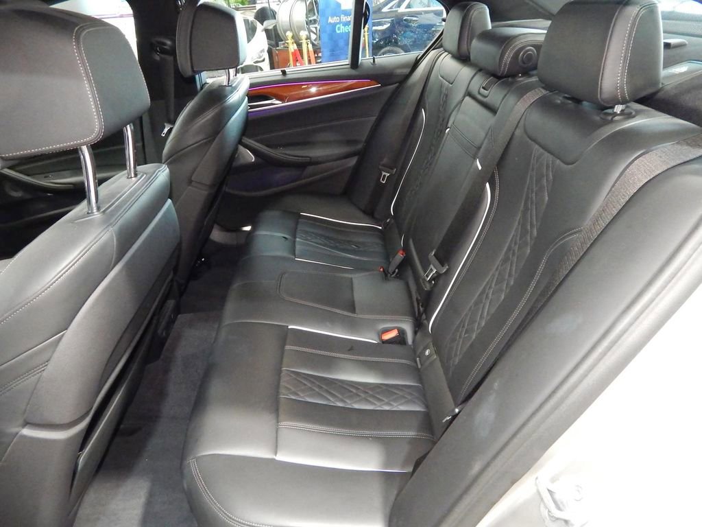 Used 2019 BMW 540i xDrive w/ Dynamic Handling Package image 18