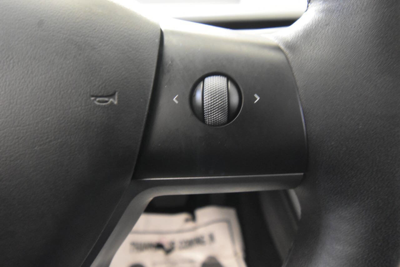 Used 2023 Tesla Model 3 Standard Range image 32