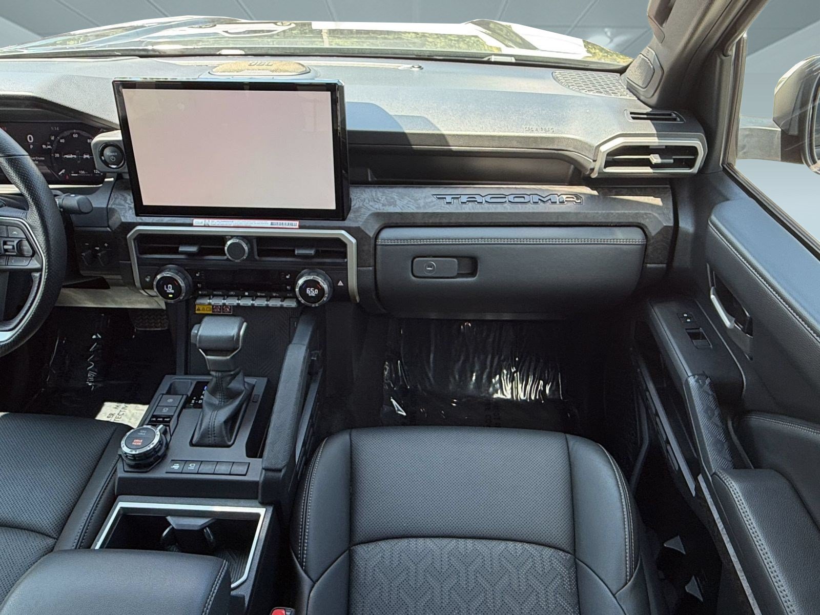 Used 2024 Toyota Tacoma Limited AWD/4WD image 29
