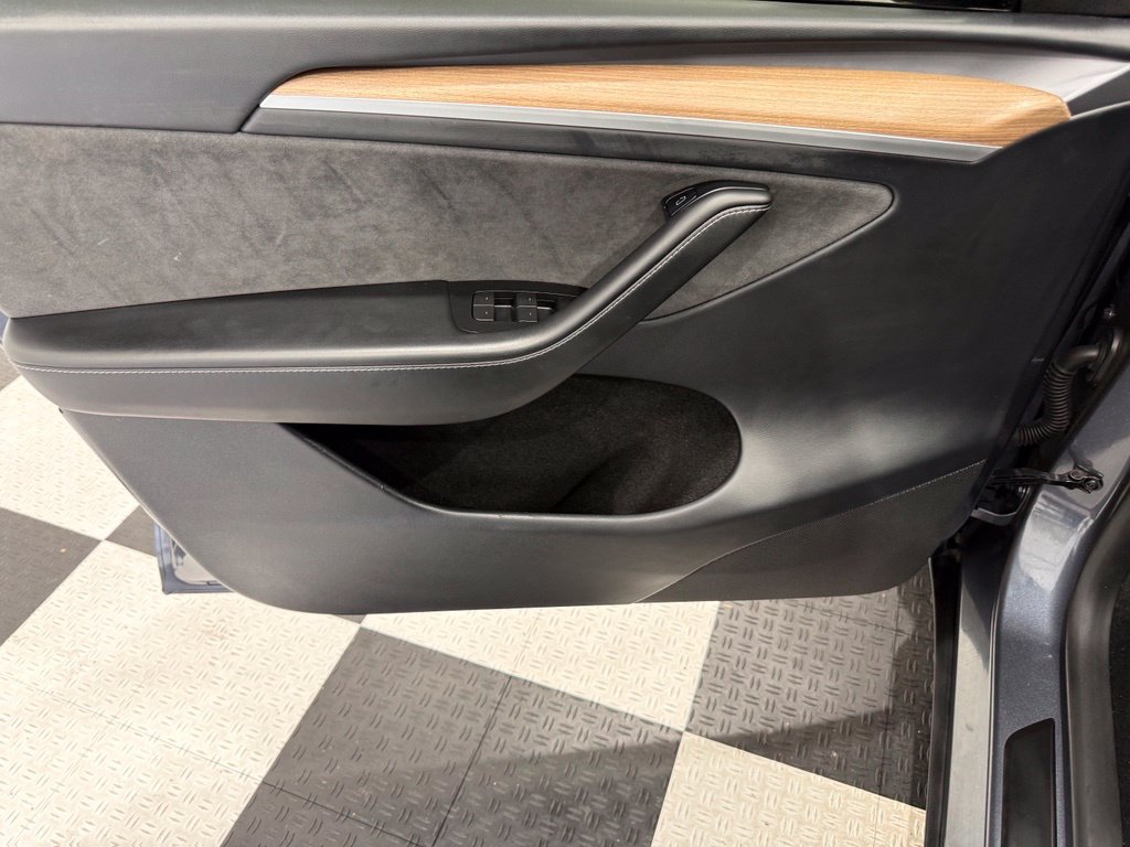 Used 2023 Tesla Model Y Long Range AWD/4WD image 15