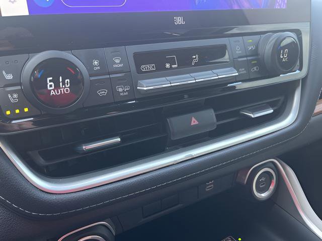 Used 2024 Toyota Grand Highlander Limited image 21