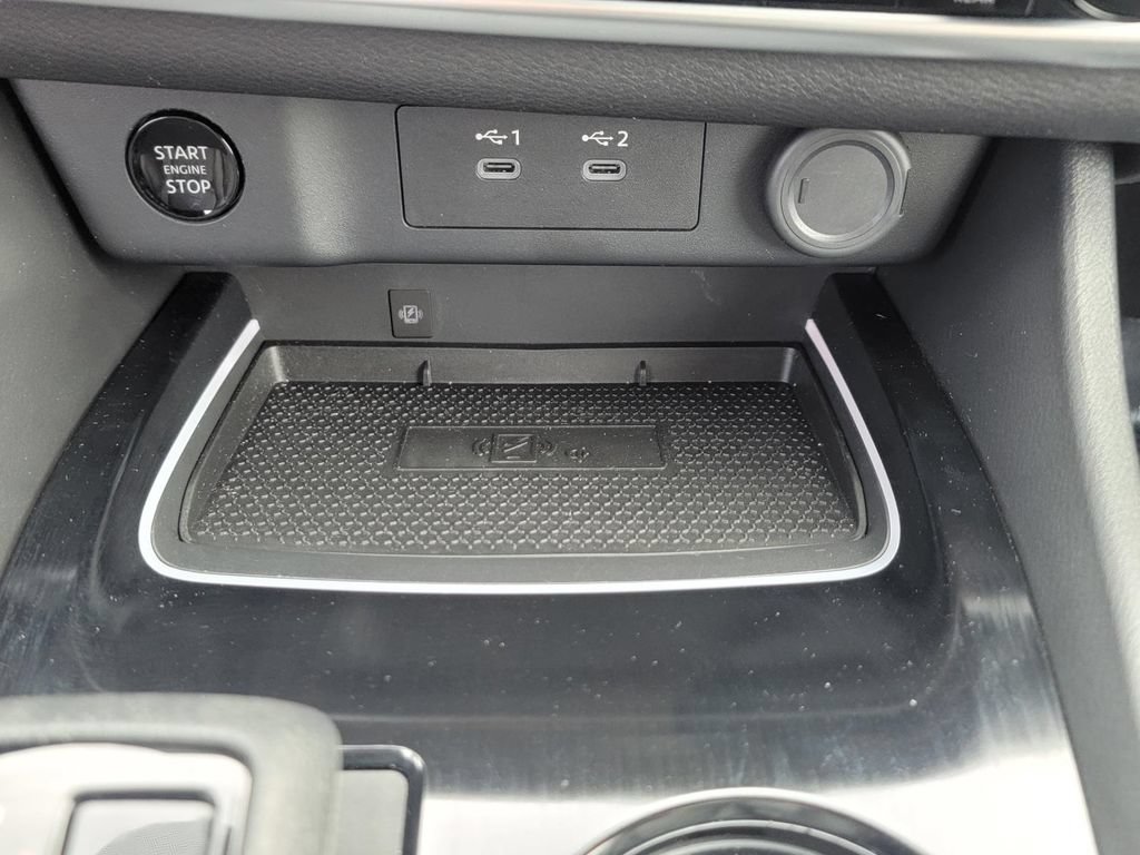 Used 2024 Nissan Rogue SL AWD/4WD image 28