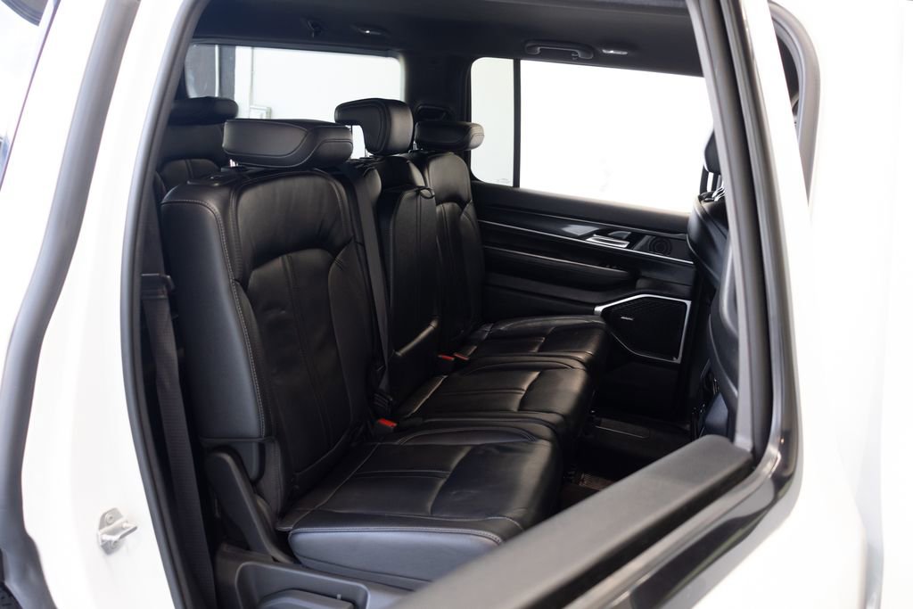 Used 2022 Jeep Wagoneer Series I AWD/4WD image 25