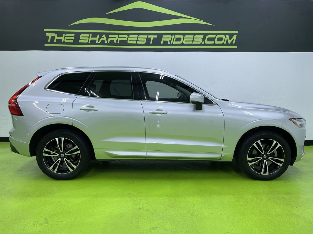 Used 2021 Volvo XC60 T5 Momentum w/ Premium Package FWD image 11