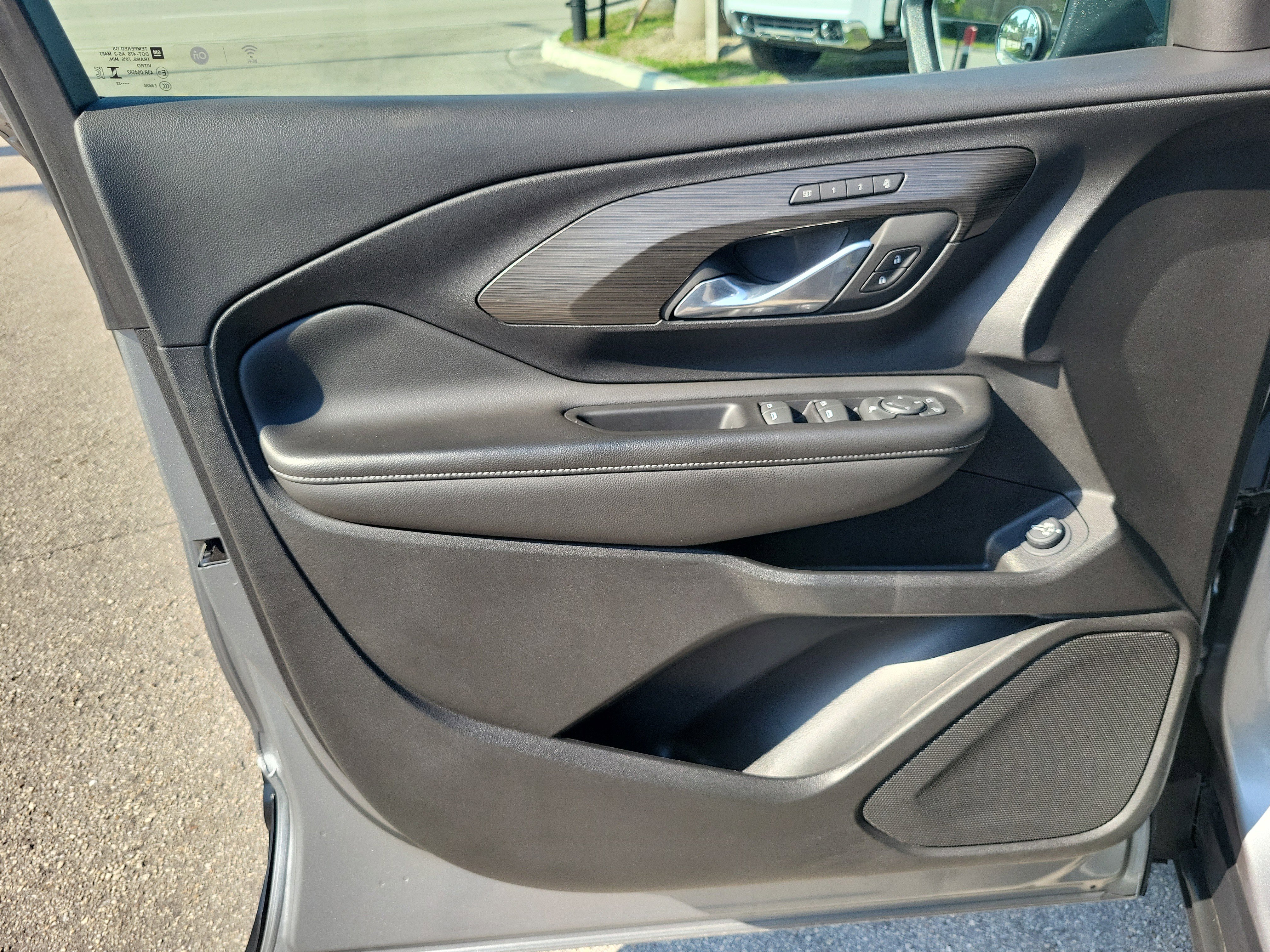 Used 2023 GMC Terrain SLT image 24