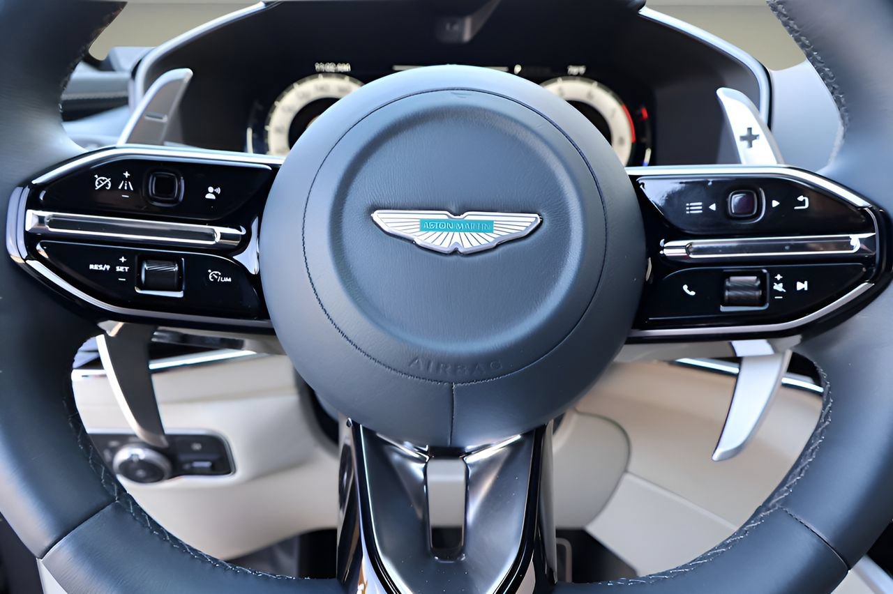 Used 2025 Aston Martin DBX 707 AWD/4WD image 24