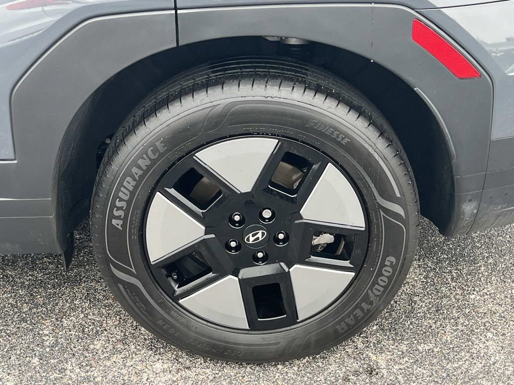 Used 2025 Hyundai Santa Fe SEL image 11