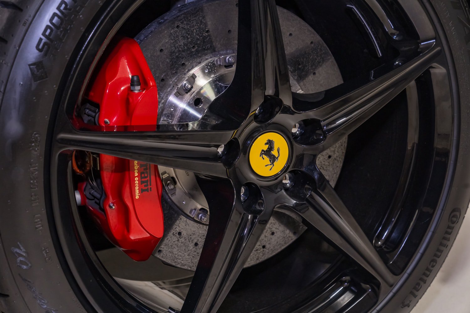 Used 2010 Ferrari 458 Italia Coupe RWD image 38