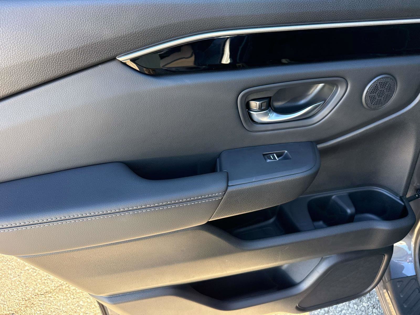 Used 2025 Honda Pilot Touring image 9