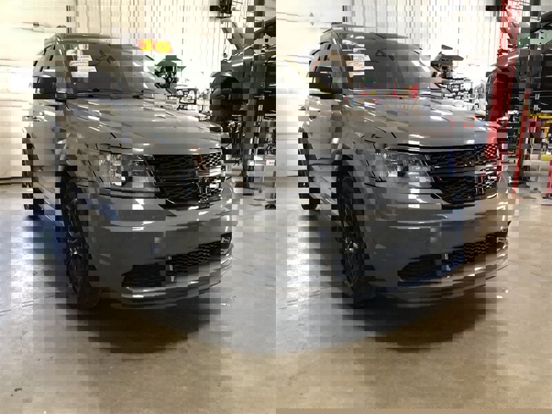 Used 2020 Dodge Journey SE w/ Blacktop Package image 4