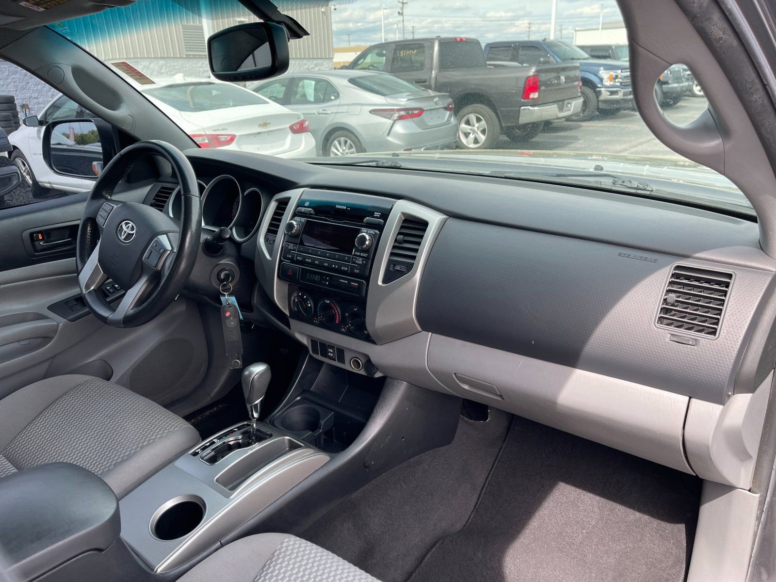 Used 2012 Toyota Tacoma PreRunner w/ SR5 Pkg RWD image 17