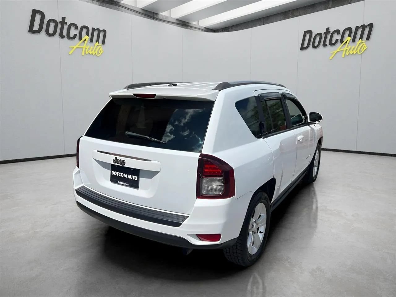 Used 2015 Jeep Compass Latitude AWD/4WD image 12
