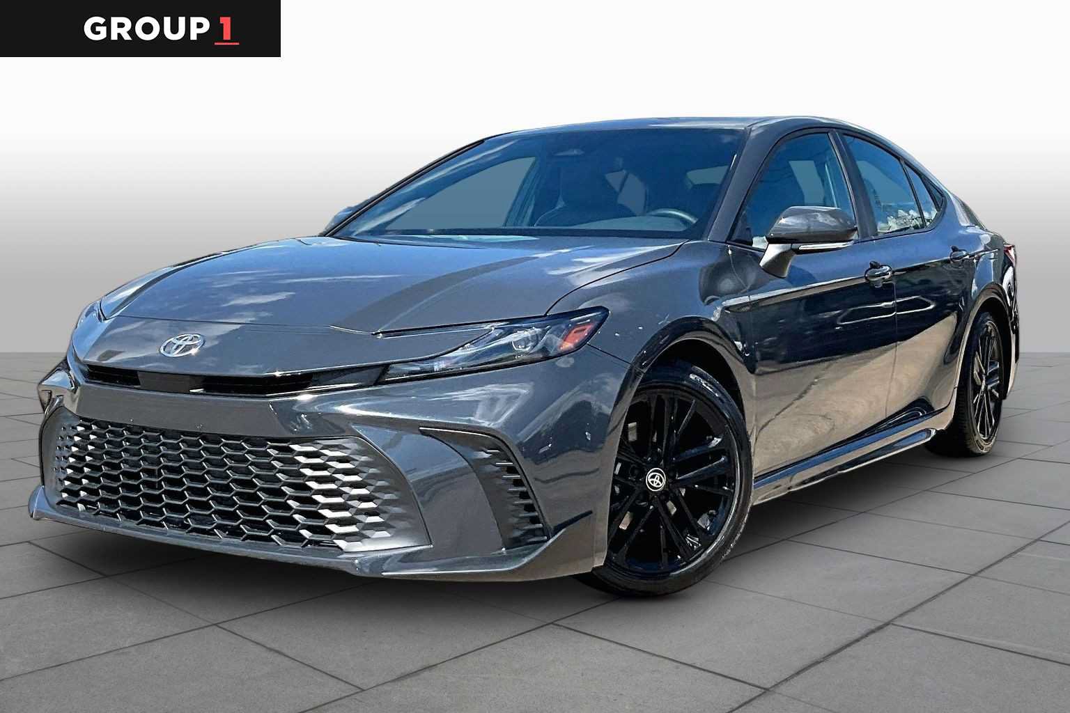 Used 2026 Toyota Camry SE FWD image 1